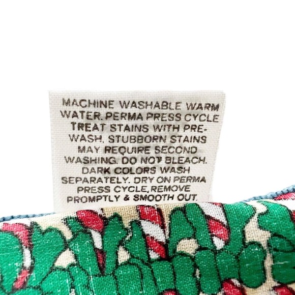 Leacock & Co Winter Christmas Teddy Bear Sweater Candy Table Runner & 6 Napkins - Picture 9 of 9